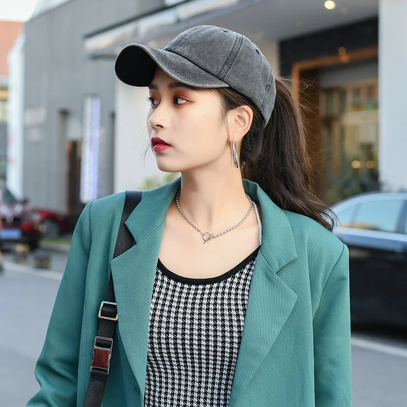 Women's baseball cap with ponytail design suitable for outdoor sports, running, and sun protection