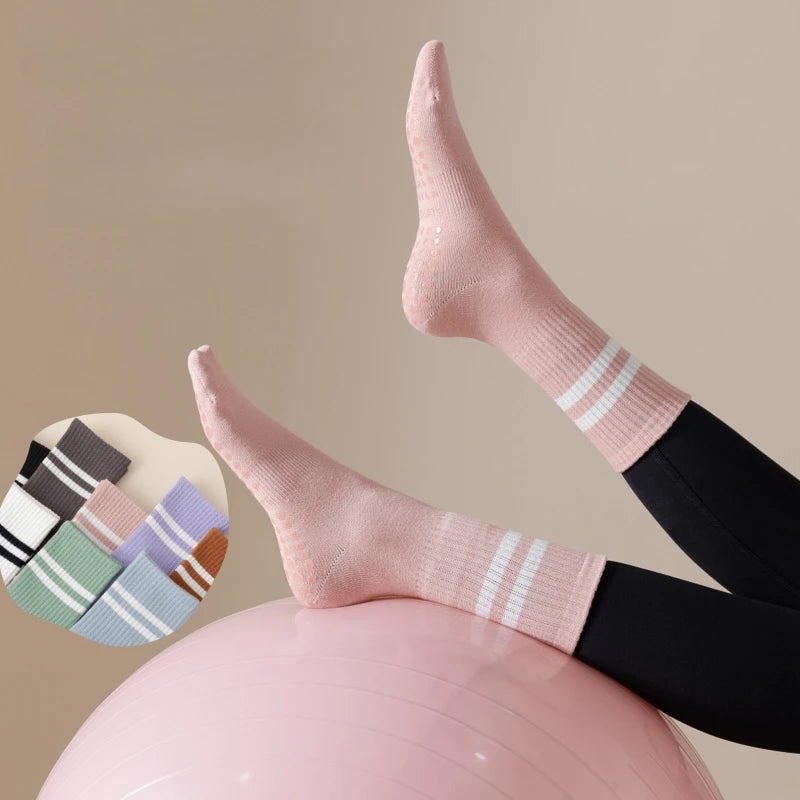 4 Pairs Women Anti-Skid Yoga Socks Grips Cotton Mid-Tube Bottom Breathable Fitness Dance Barre Workout Pilates Socks 8 Colors