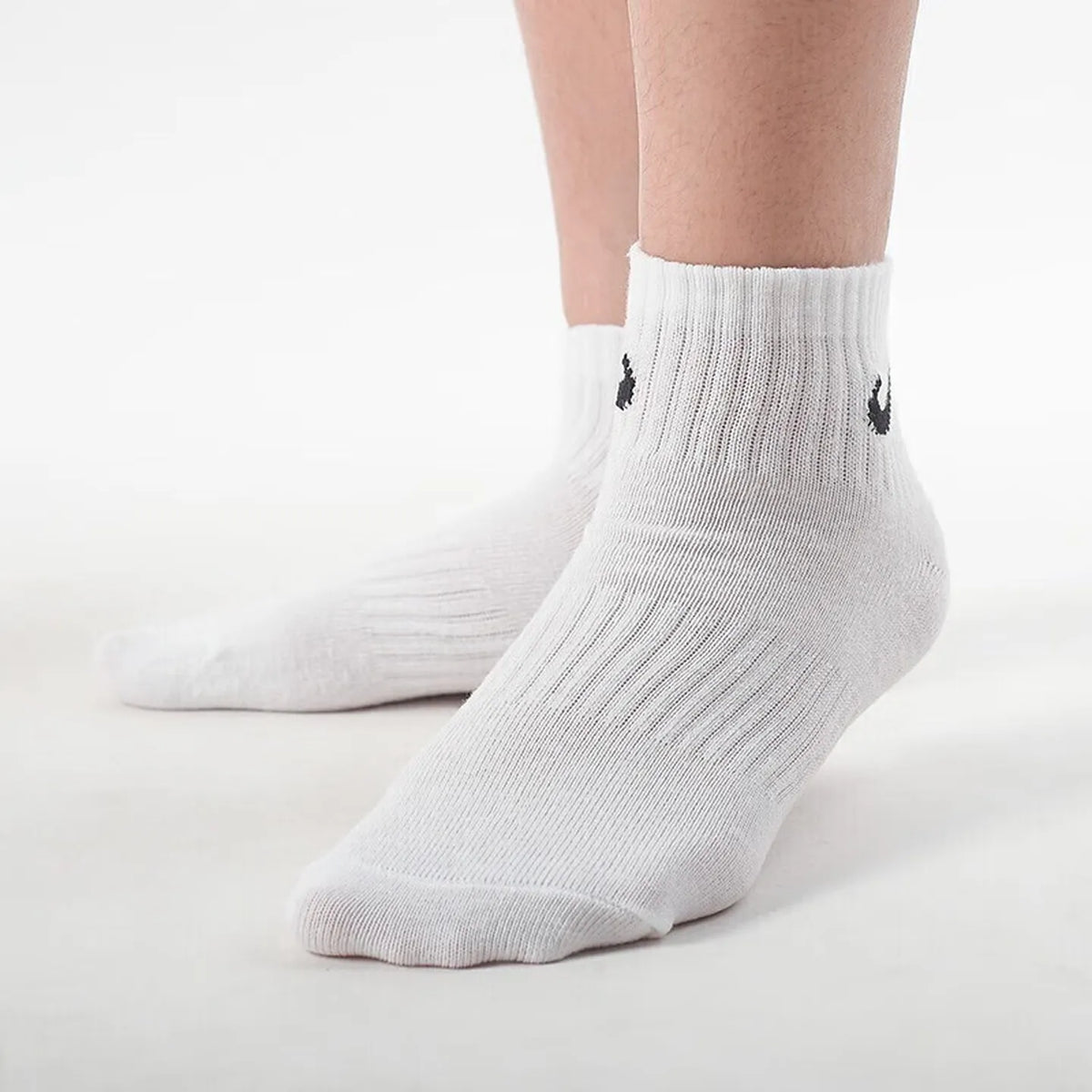 Nike Socks 2025 Fall/Winter New Arrival Breathable Moisture-Wicking 3-Pair Pack Sports Socks for Men and Women SX7677-100