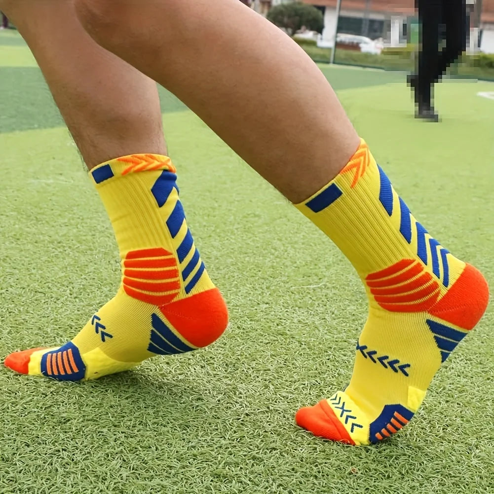 1pair Men's Cotton Sports Sock Comfortable Fashion Cotton Breathable Middle Tube Socks Soft Shock-Absorbing Breathable Male Sox