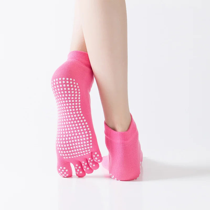 Hot Sale Women Anti-slip Yoga Socks Fingers Fitness Pilates Socks Gym Five Toe Sport Socks Cotton Colourful Elastic Winter