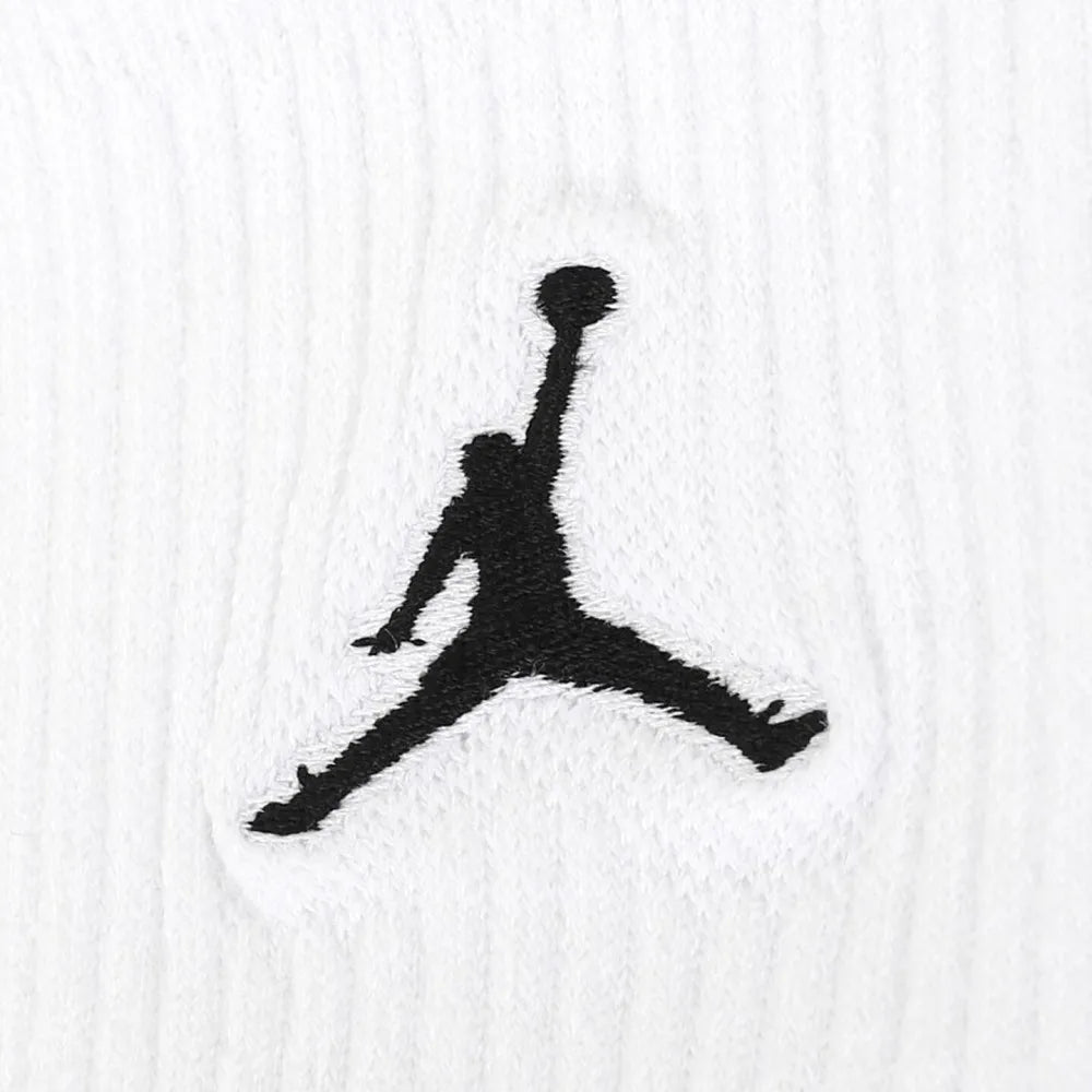 Nike Men's and Women's Sports Socks, 3-Pack  Basketball Socks: Durable, Soft, Moisture-Wicking Cotton Socks SX5545-100
