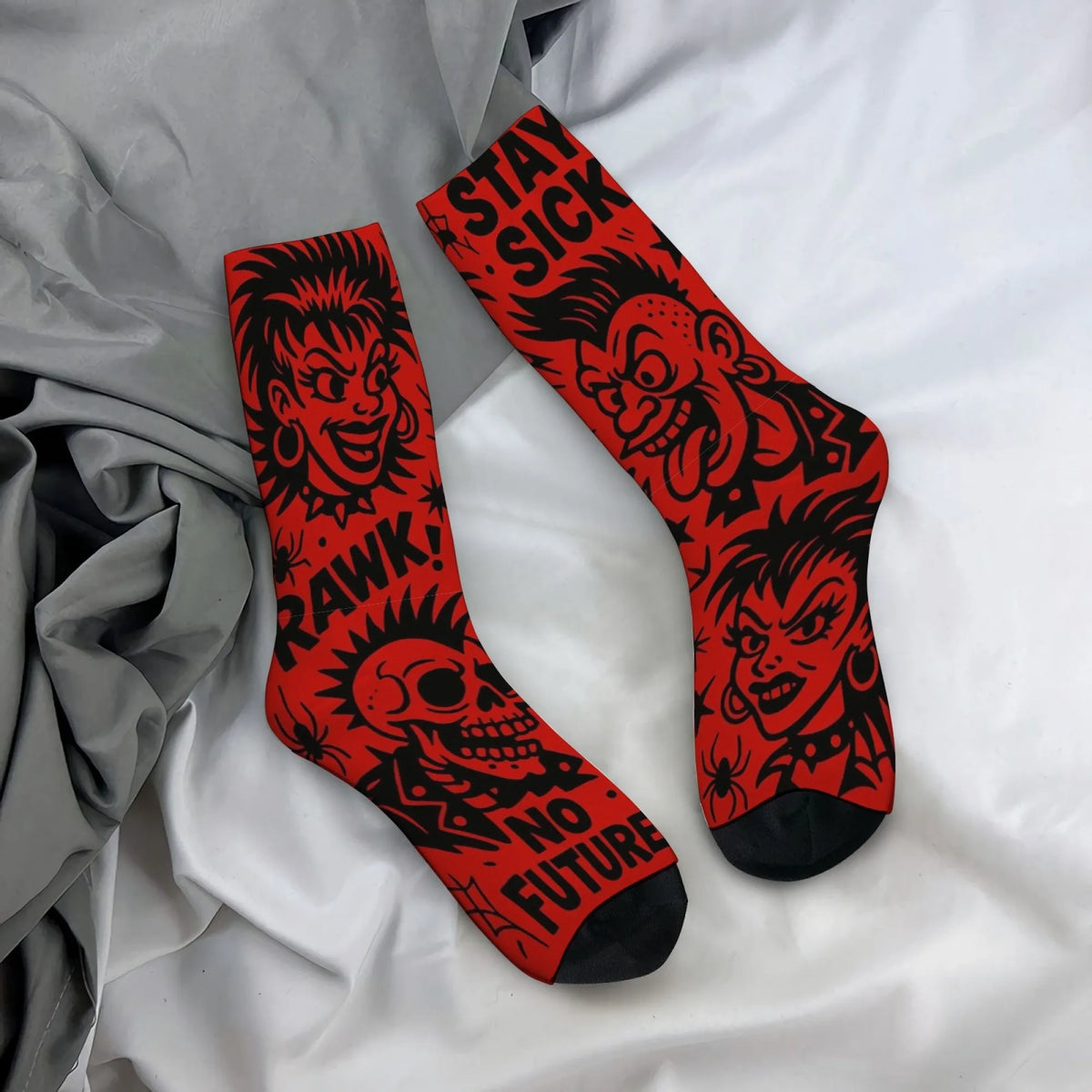 Novel Harajuku retro punk rebellious graffiti style men's socks with exaggerated skull patterns, casual socks for crazy parties.