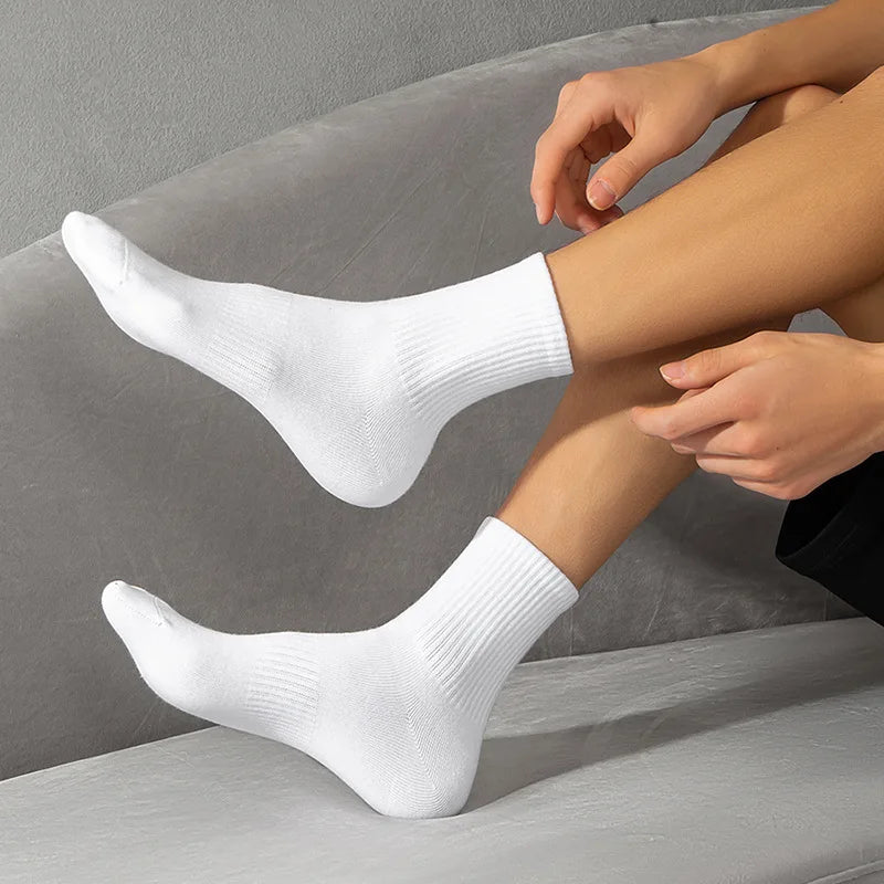 5 Pairs/lot Pure Cotton Men's High Socks Classic Black White Breathable Sweat-Absorbent Women's Autumn Warm Elastic Sports Socks
