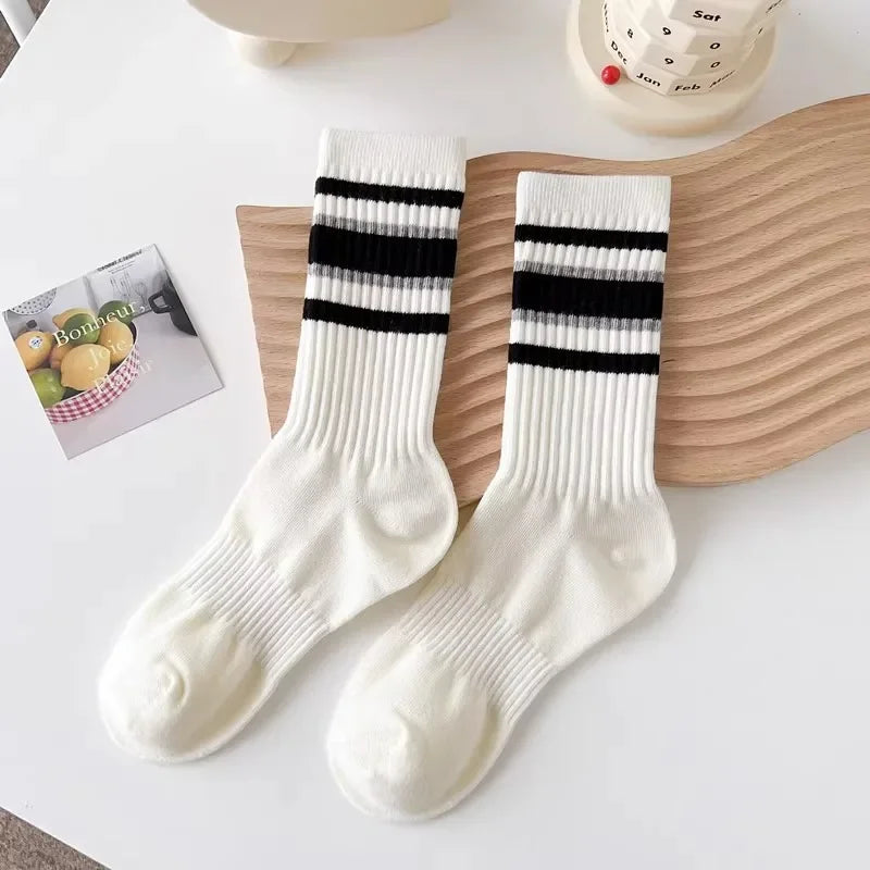 New Fashion Colorful Striped Sports Socks Women Fitness Cycling Running Socks Men Basketball Socks Student Couple Casual Socks