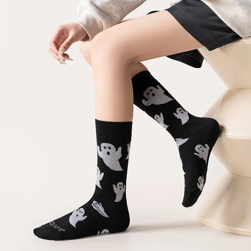 4 Pairs Ladies Autumn Winter Mid-Calf Socks, Cute Cartoon Black & White Ghost Print Halloween Themed Socks For Women