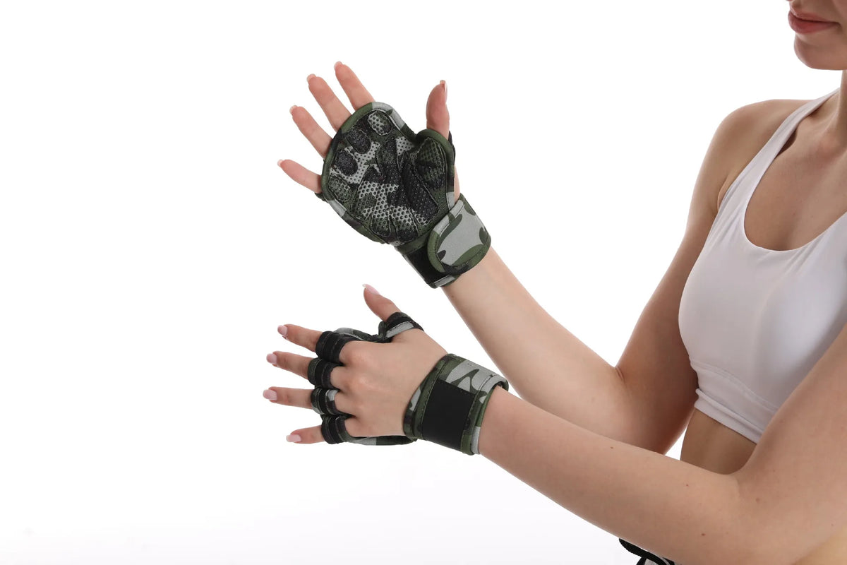 Fitness Gloves Weightlifting Half Finger Wrist Gloves Leather Thickened Silicone Cycling Gloves