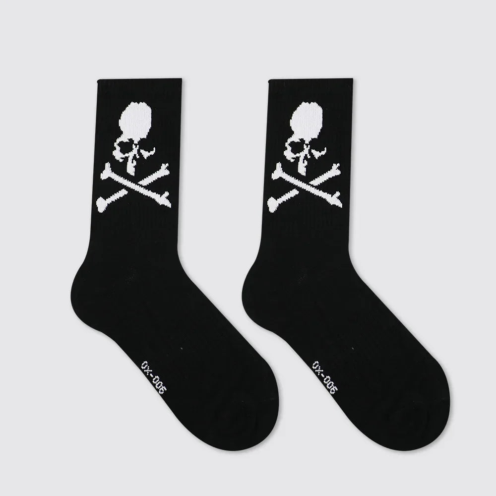 Hip Hop Skateboard Original Design Black White Skull Socks Personality Street Hip Hop Sports Middle Tube Cotton Women's Socks