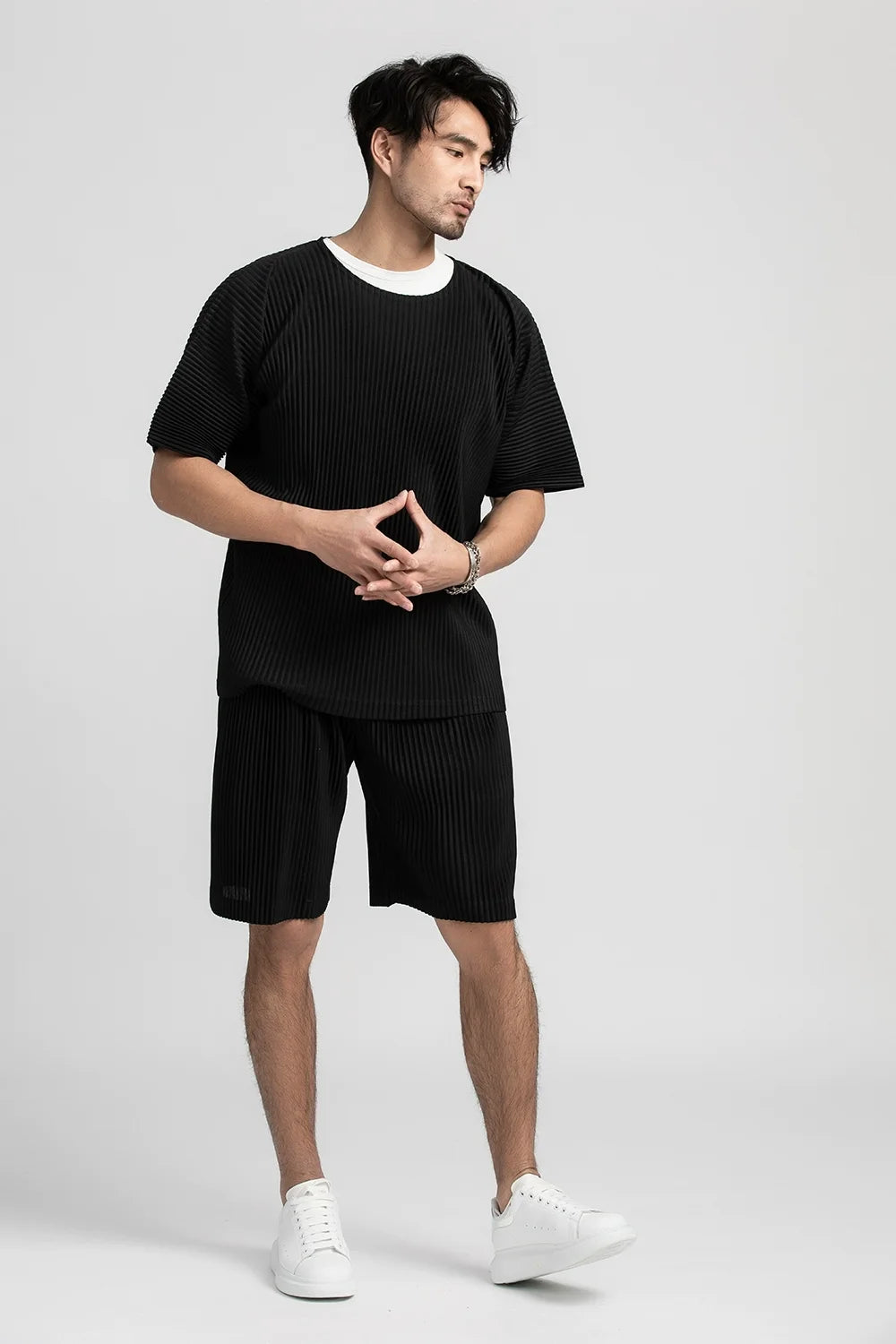 Miyake Pleated Shorts For Men Five-point Pants Baggy Casual Sports Shorts Japanese Pleated pants