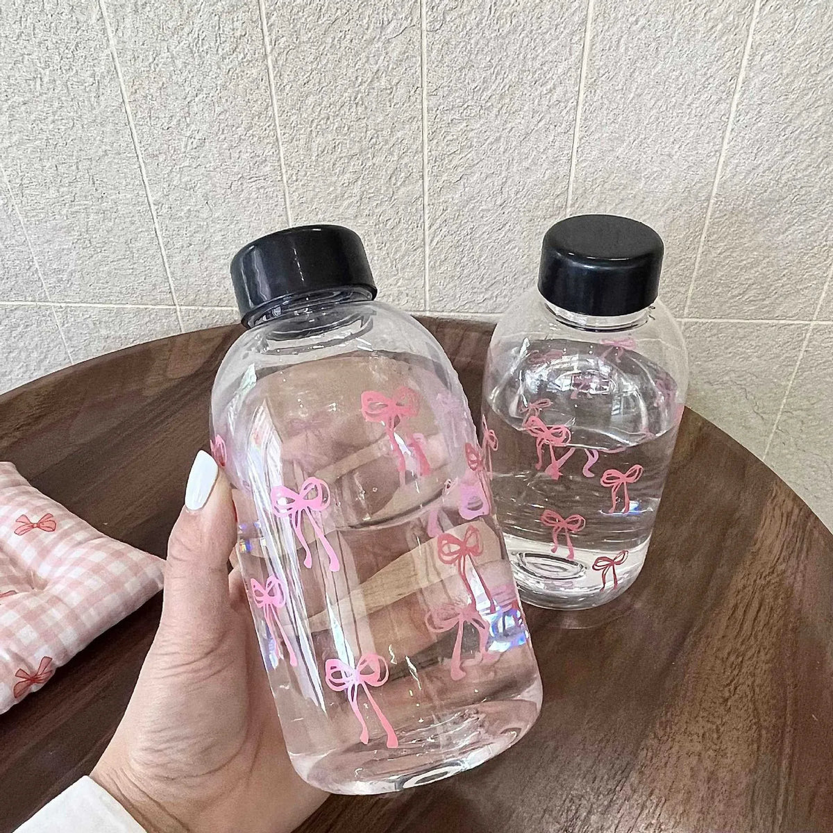 600ML Cute Bow Plastic Water Bottle Leak-Proof Juice Cup Portable Milk Coffee Mug Outdoor Water Drinking Cup Kitchen Water Cups