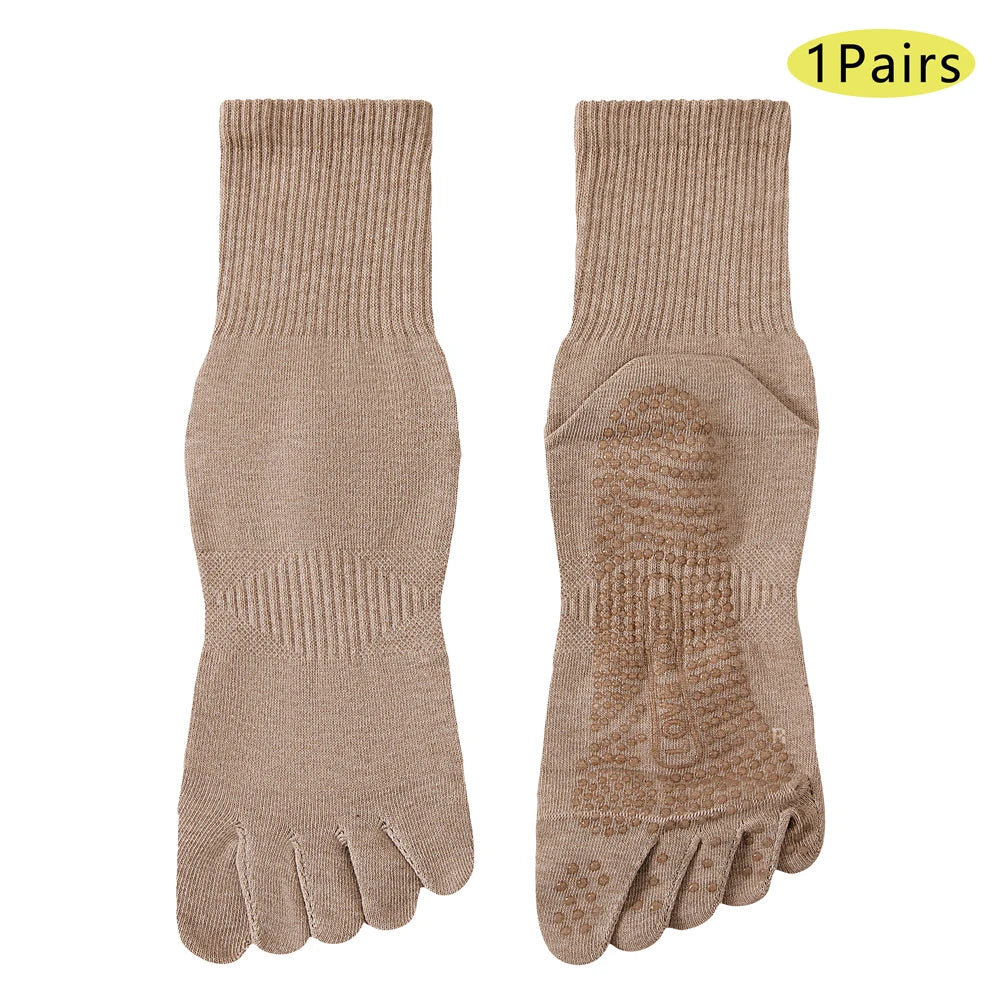 1/3 Pairs Men's 5-Toe Yoga Socks in Cotton Non-Slip Silicone Grip Sweat-Absorbent Pilates Socks for Gym Fitness Indoor Training