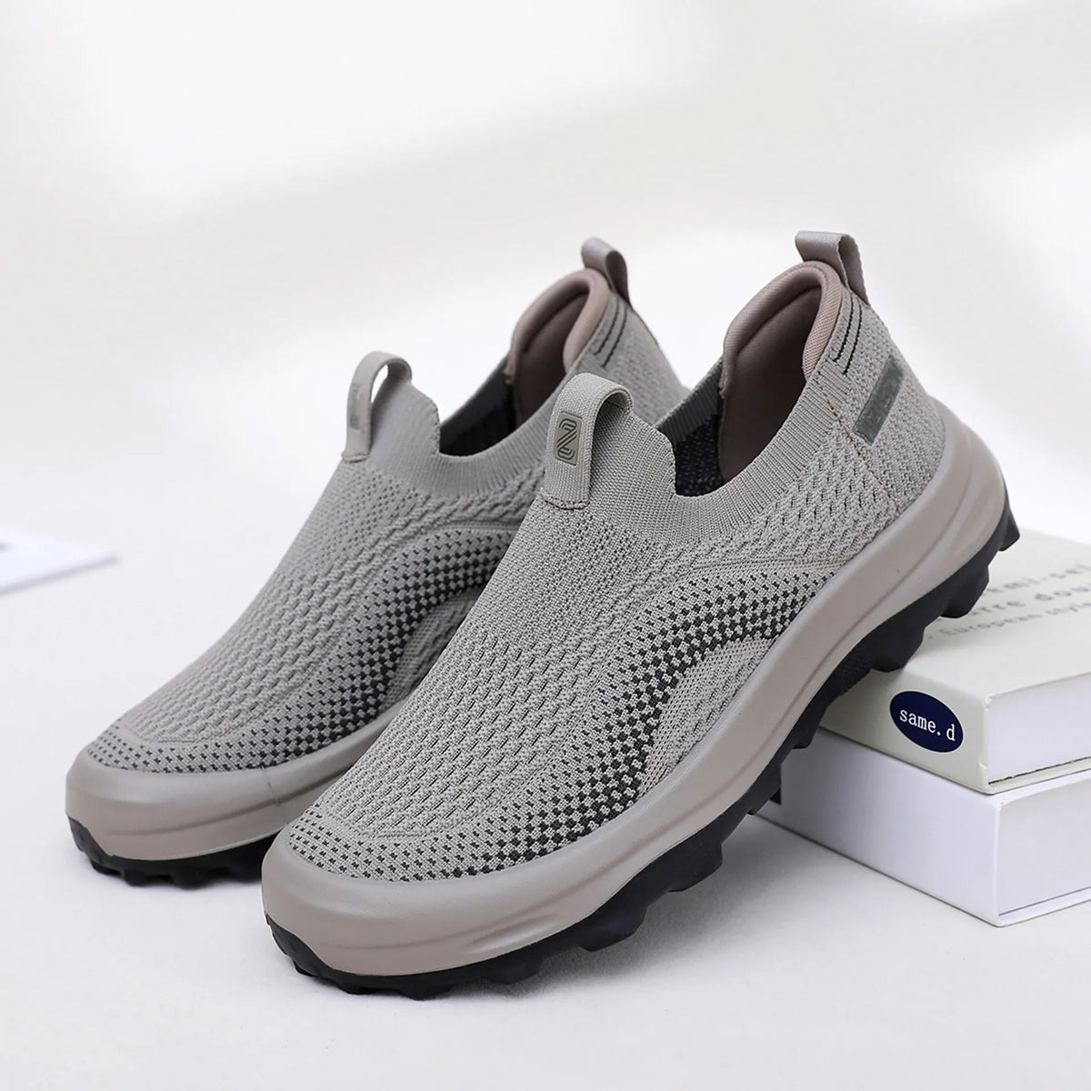 2026 New Soft Soled, Non Slip, Breathable Sports Shoes for Men, Casual Men's Shoes