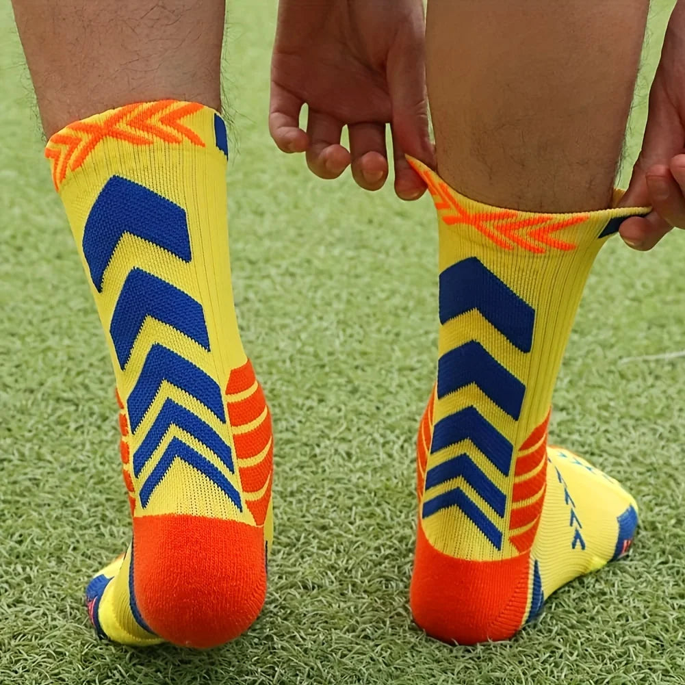 1pair Men's Cotton Sports Sock Comfortable Fashion Cotton Breathable Middle Tube Socks Soft Shock-Absorbing Breathable Male Sox