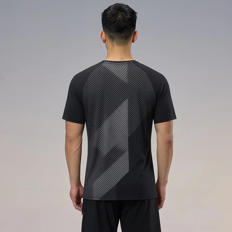 Quick Dry Running T-shirt Men Gym Sports Shirt Comfortable Breathable Outdoor Hiking Fitness Jogging Top