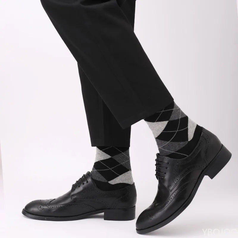 4 pairs Men's long tube business style plus size striped Fashionable versatile black long tube socks