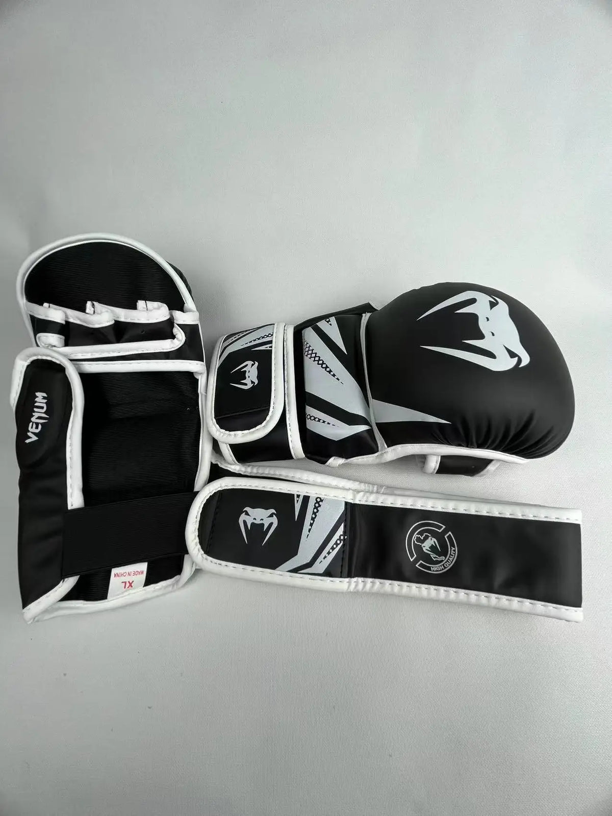 MMA Half-Finger Fighting Boxing Gloves Thickened Sanda Free Fighting Mixed Martial Arts Training Half-finger Boxing Gloves