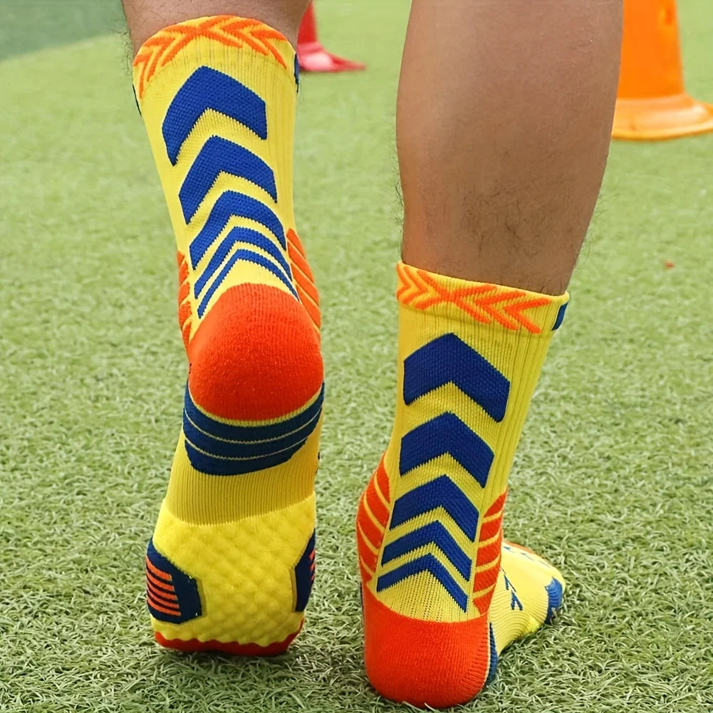 1pair Men's Cotton Sports Sock Comfortable Fashion Cotton Breathable Middle Tube Socks Soft Shock-Absorbing Breathable Male Sox